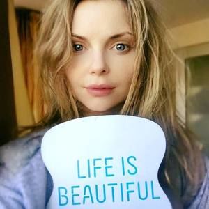 Meet your Posher, Izabella